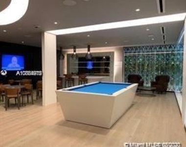 1000 Brickell Plaza - Photo Thumbnail 14