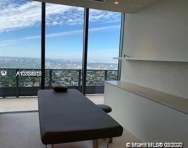 1000 Brickell Plaza - Photo Thumbnail 17