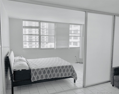 905 Brickell Bay Dr - Photo Thumbnail 0