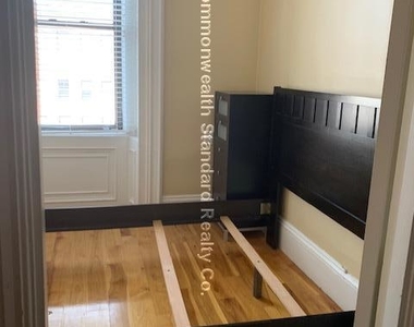 113 Beacon Street - Photo Thumbnail 3