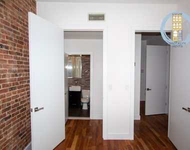 530 Kosciuszko Street - Photo Thumbnail 7