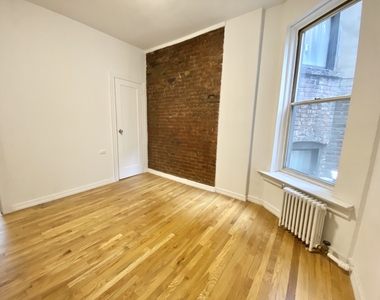 190 Bleecker St - Photo Thumbnail 3