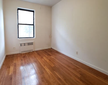 813 Dekalb Ave - Photo Thumbnail 2