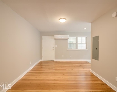 880 Saint Charles Ave Ne # 4 - Photo Thumbnail 1