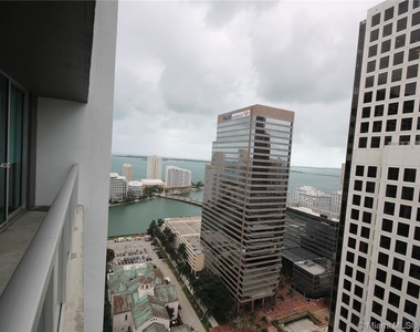 500 Brickell Ave - Photo Thumbnail 7