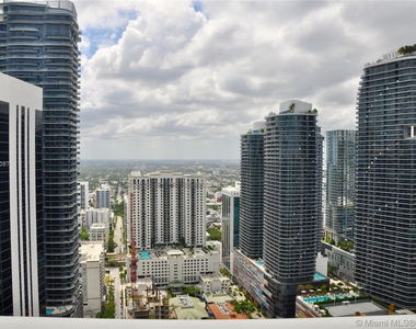 951 Brickell Ave - Photo Thumbnail 10