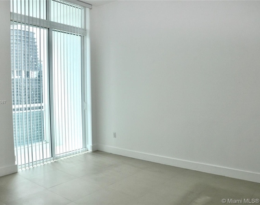 951 Brickell Ave - Photo Thumbnail 2