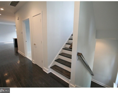 829 N Lawrence Street - Photo Thumbnail 6