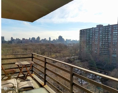 392 Central Park West - Photo Thumbnail 0