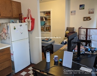 55 Revere St - Photo Thumbnail 2