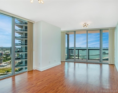 888 Biscayne Blvd Apt 4112 - Photo Thumbnail 1