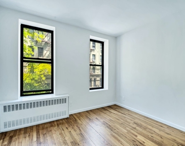 226 East 25th Street - Photo Thumbnail 4