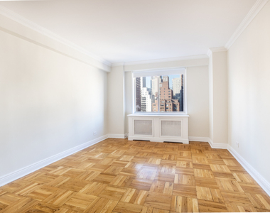 360 East 65th Street - Photo Thumbnail 7