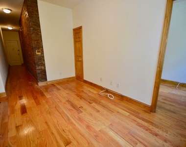 312 West 48th Street - Photo Thumbnail 3