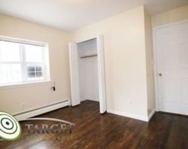 2 Bed at Jefferson St and Central Ave - Photo Thumbnail 9