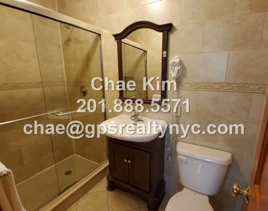 536 East 6th Street - Photo Thumbnail 9