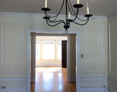 218 North Oak Park Avenue - Photo Thumbnail 2