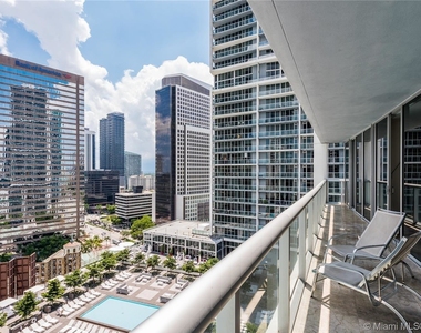 475 Brickell Ave - Photo Thumbnail 2