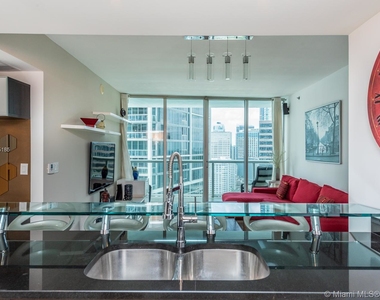 475 Brickell Ave - Photo Thumbnail 12