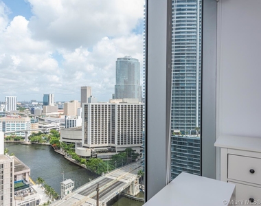 475 Brickell Ave - Photo Thumbnail 18