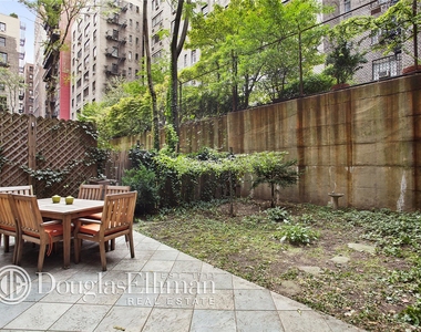 55 East 9th St - Photo Thumbnail 4