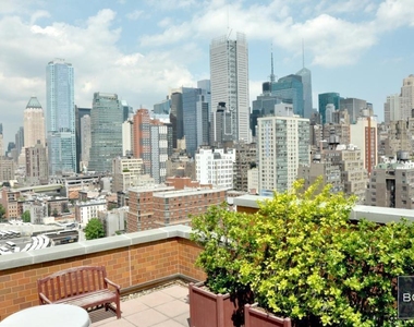 444 West 35th Street - Photo Thumbnail 10