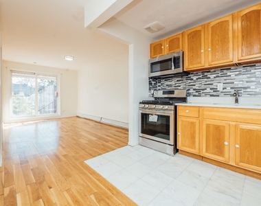 513 Van Buren St - Unit: 3 - Photo Thumbnail 4