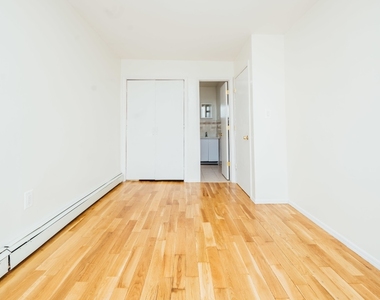 513 Van Buren St - Unit: 3 - Photo Thumbnail 10