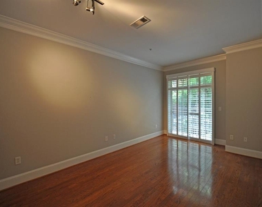 1055 Piedmont Avenue Ne - Photo Thumbnail 3