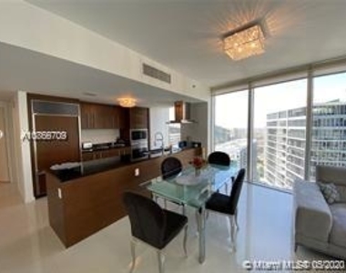 495 Brickell Ave - Photo Thumbnail 3