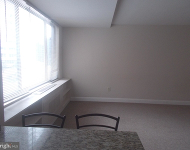 1121 Arlington Boulevard - Photo Thumbnail 2