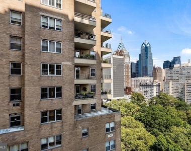 222 W Rittenhouse Square - Photo Thumbnail 29