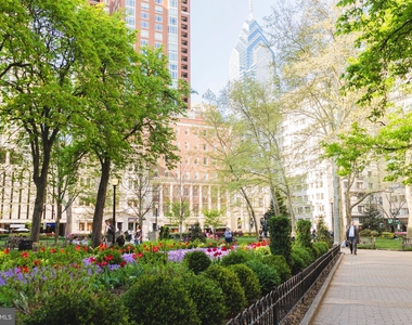 222 W Rittenhouse Square - Photo Thumbnail 17