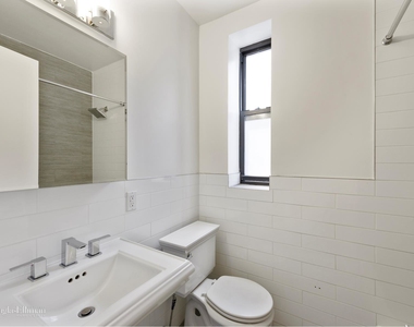 162 East 82nd St - Photo Thumbnail 4