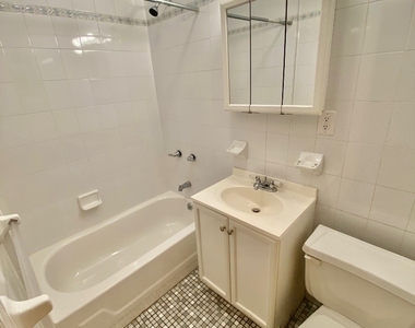 323 east 85 st - Photo Thumbnail 7