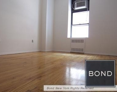 1297 Lexington Avenue - Photo Thumbnail 1