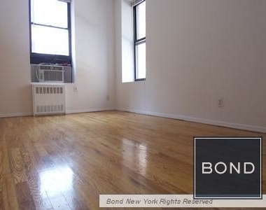 1297 Lexington Avenue - Photo Thumbnail 7