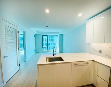 133 Seaport Blvd - Photo Thumbnail 3