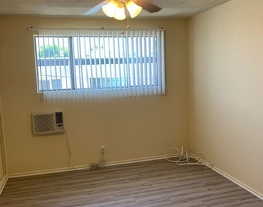 475 S Los Robles Ave. - Photo Thumbnail 12