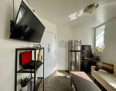 301 East 110th Street - Photo Thumbnail 5
