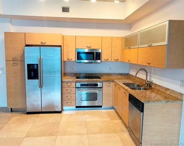 2275 Biscayne Blvd - Photo Thumbnail 5