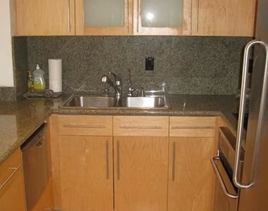 969 Hilgard Ave Apt 709 - Photo Thumbnail 6