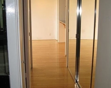 969 Hilgard Ave Apt 709 - Photo Thumbnail 9