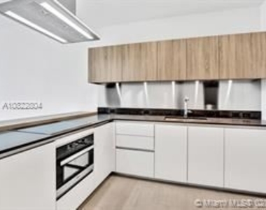 1000 Brickell Plz Unit 1904 - Photo Thumbnail 8