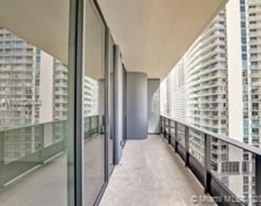 1000 Brickell Plz Unit 1904 - Photo Thumbnail 6