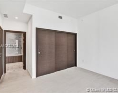 1000 Brickell Plz Unit 1904 - Photo Thumbnail 7