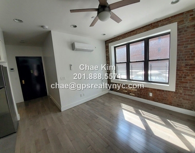 218 East 36th Street - Photo Thumbnail 1