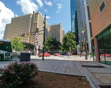 300 W Peachtree Street - Photo Thumbnail 10