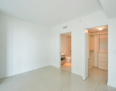 1300 S Miami Ave - Photo Thumbnail 5