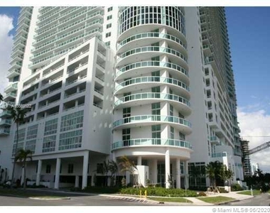 1800 N Bayshore Dr - Photo Thumbnail 1